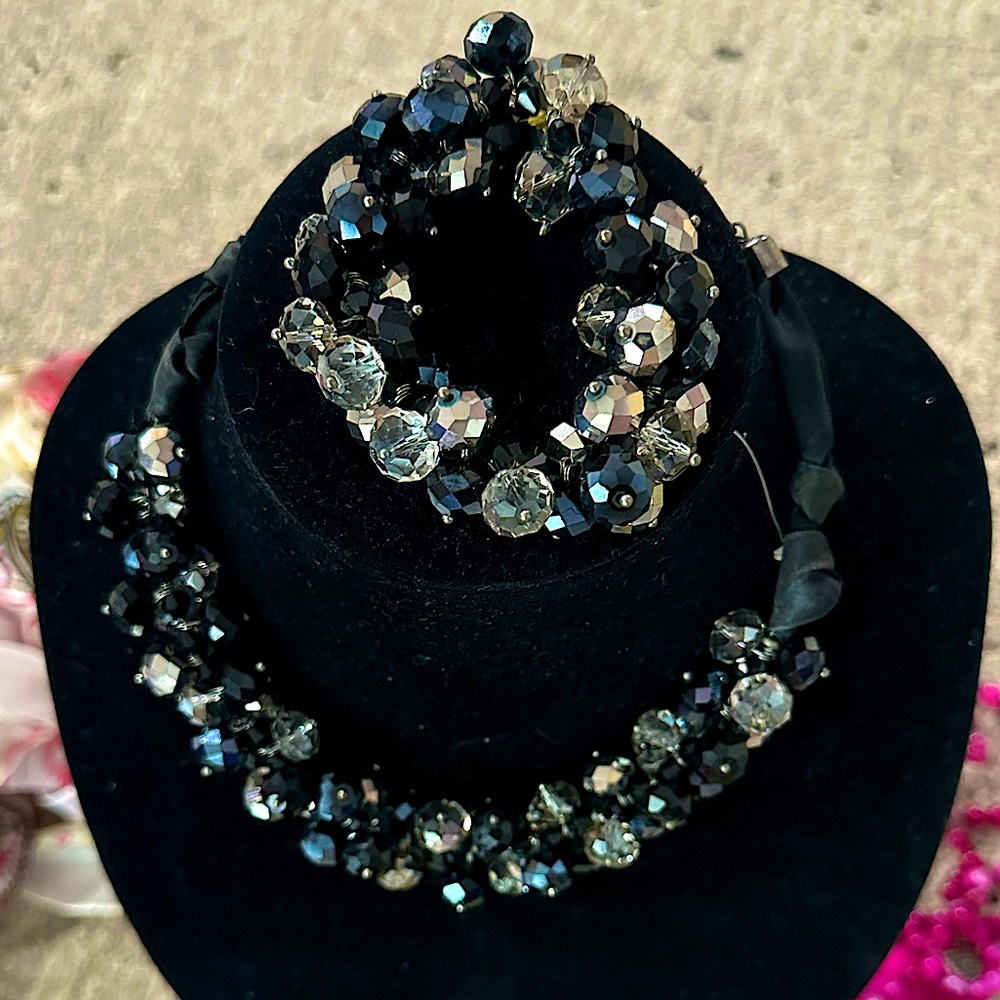 Beaded Necklace/Bracelet Set